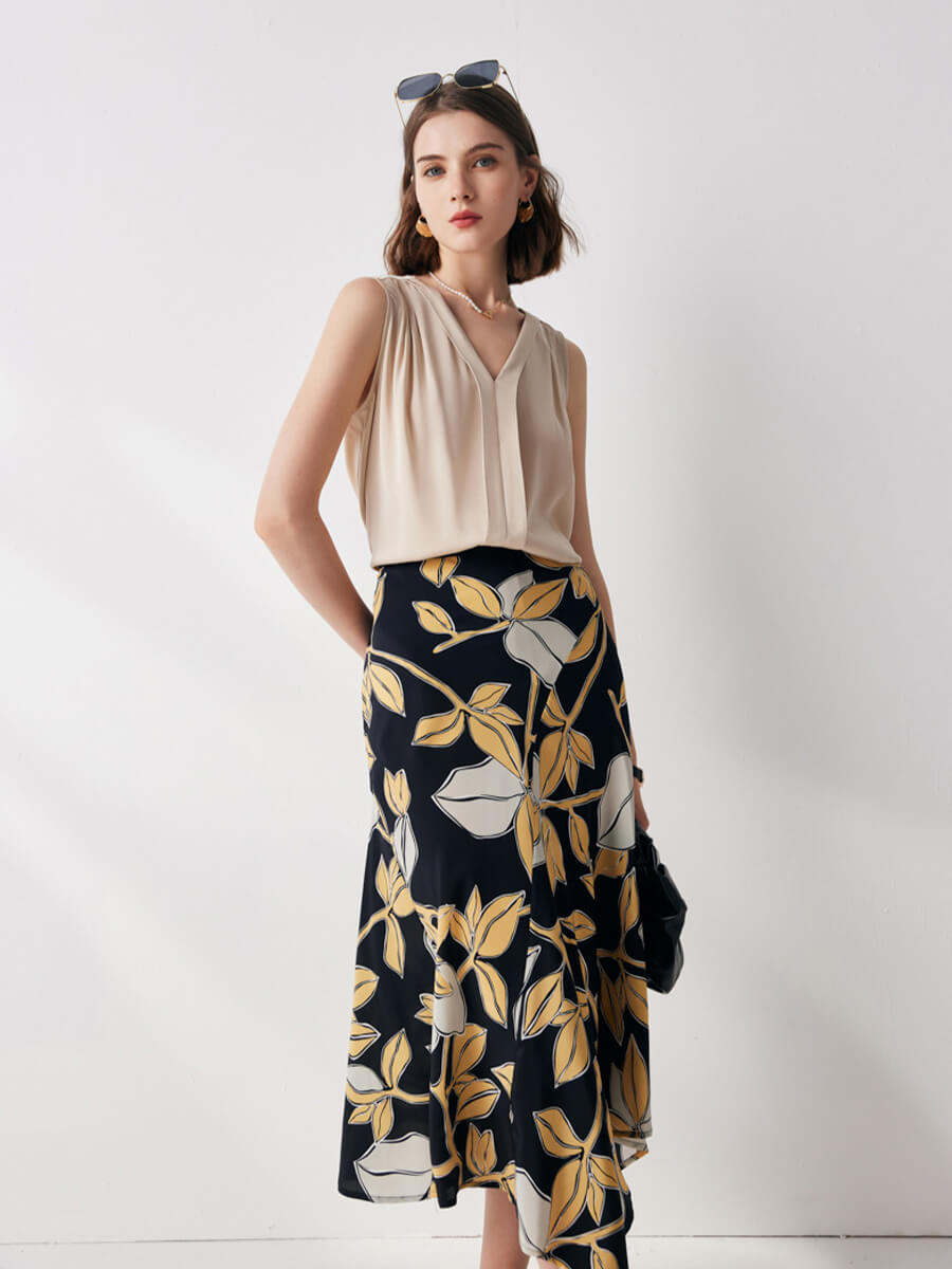 Women Sleeveless Pleated V-Neck Mulberry Silk Shirt