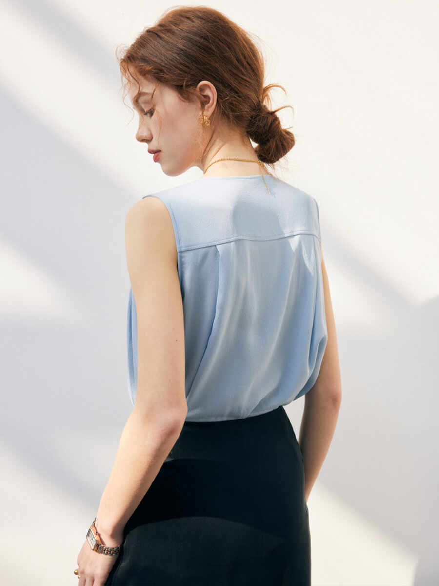 Women Sleeveless Pleated V-Neck Mulberry Silk Shirt