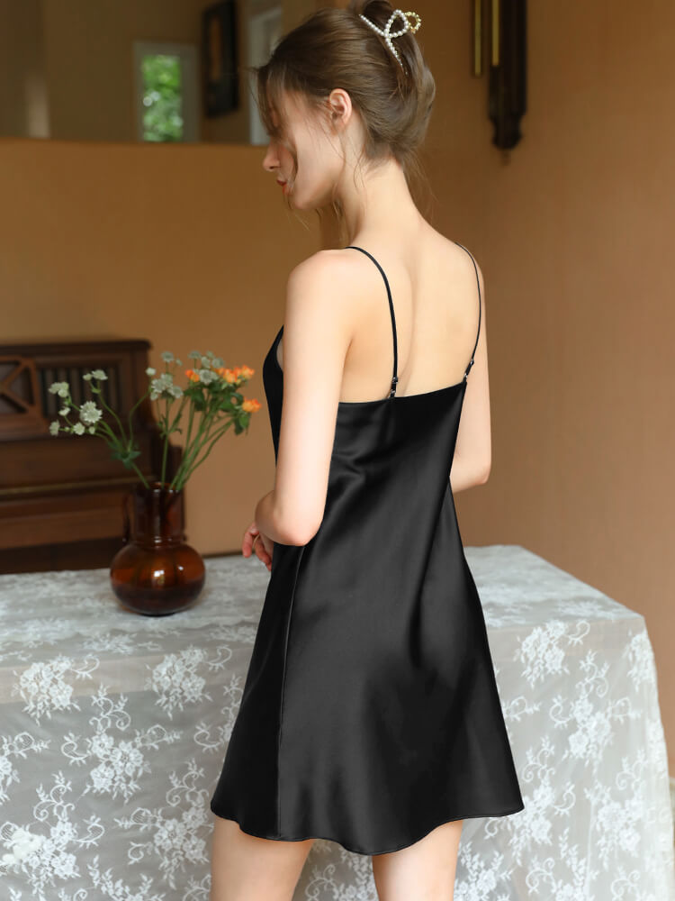 22 Momme Strappy V-Neck Spaghetti Strap Silk Chemise